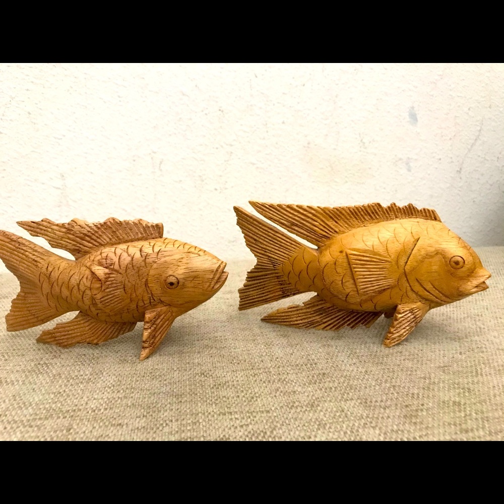 This is a pair of Wooden Koi Fish figure.